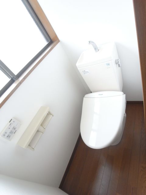 トイレ　温水洗浄便座