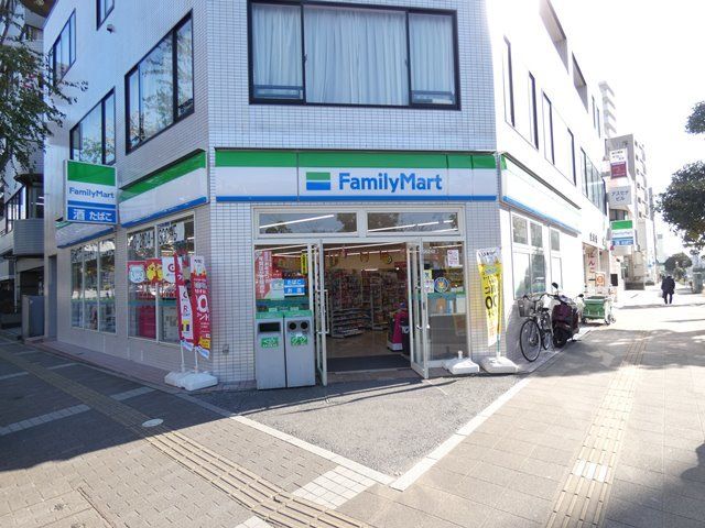 コンビニ　ファミリーマート千葉新宿店（コンビニ）まで140m