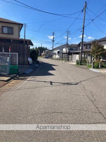 その他　前面道路（その他）まで0m
