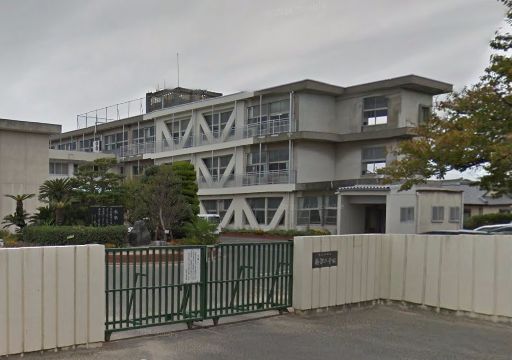 小学校　阿久比町立南部小学校（小学校）まで605m