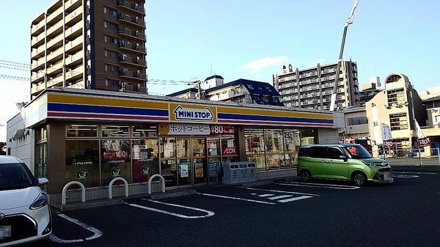 コンビニ　ミニストップ（コンビニ）まで450m