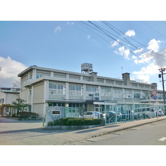 中学校　岐阜清流中学校（中学校）まで1310m