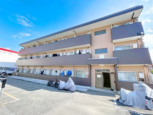 建物外観　清潔感のある外観です♪