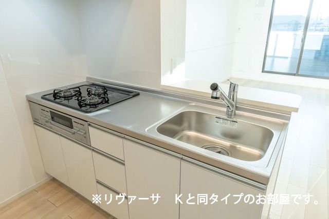 キッチン　コンパクトなキッチンで掃除もラクラク