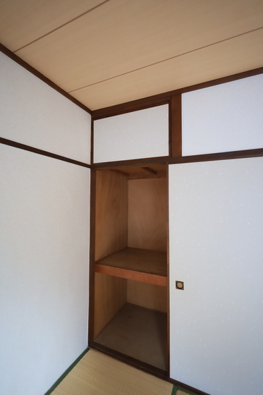 収納　※リノベーション前の写真です
