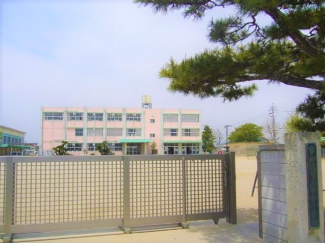 小学校　鈴鹿市立若松小学校（小学校）まで1910m