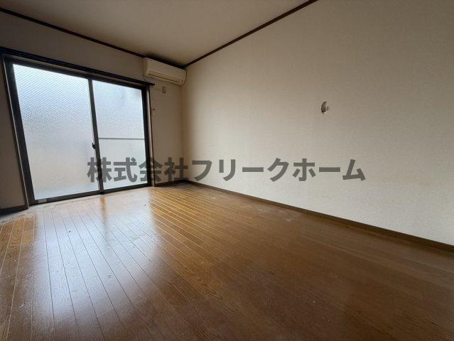 ＪＲ中央線 三鷹駅 徒歩14分 2階建 築26年の居間写真