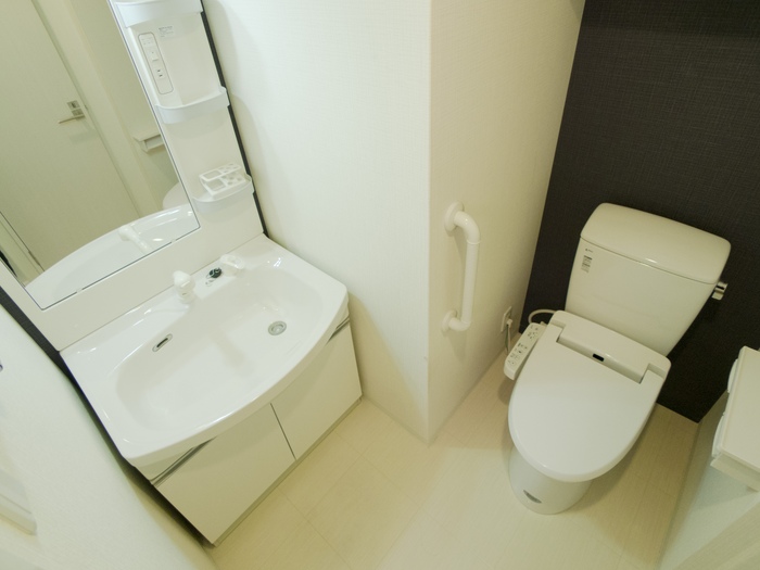 阪急京都線 西京極駅 徒歩2分 7階建 築16年のトイレ写真