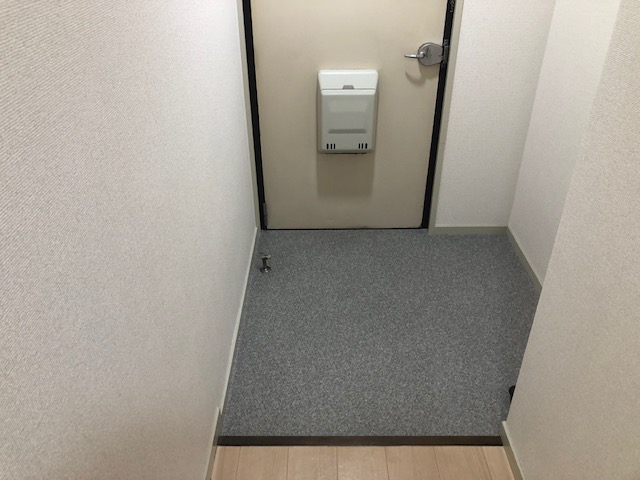 地下鉄谷町線 喜連瓜破駅 徒歩13分 6階建 築43年の玄関写真
