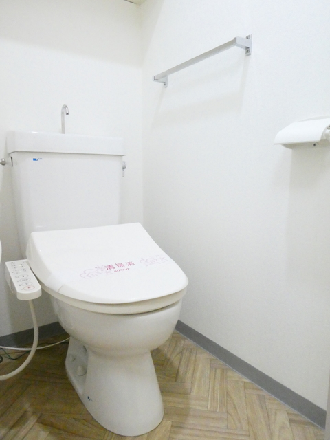 トイレ　※同タイプ参考写真（床・壁の色が異なる場合があります）