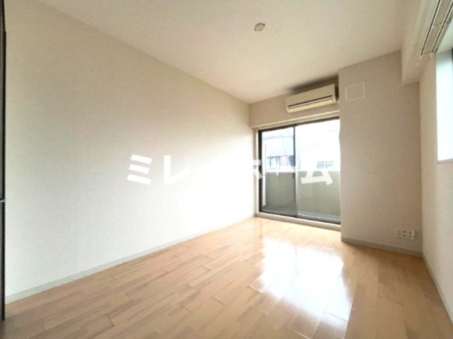 居室・リビング　同建物内、別のお部屋の参考写真になります。