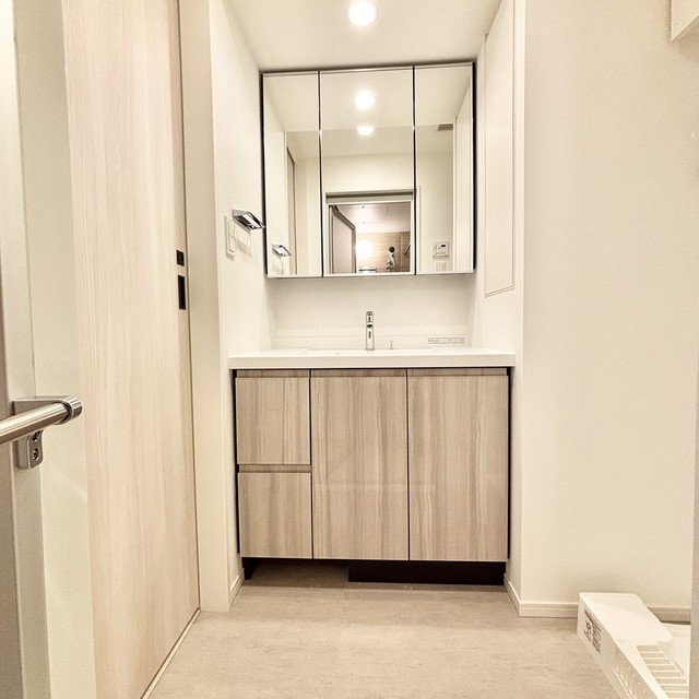 洗面設備　※写真は同タイプ住戸です。