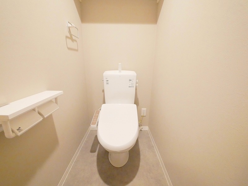 トイレ　清潔感のあるウォシュレット付きのトイレです♪