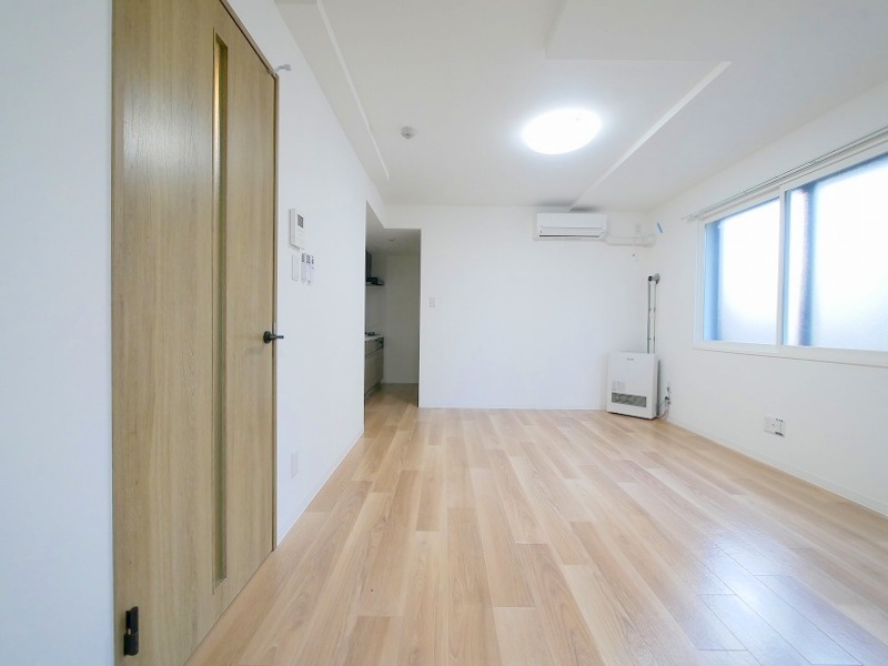 居室・リビング　温かみのある内装のお部屋です♪