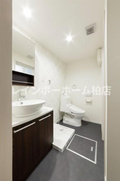 トイレ　シンプルで使いやすいトイレです