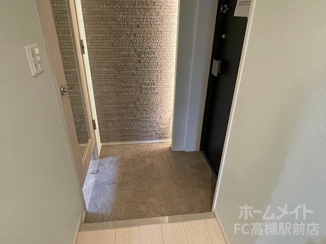 D TOWER芥川の玄関写真