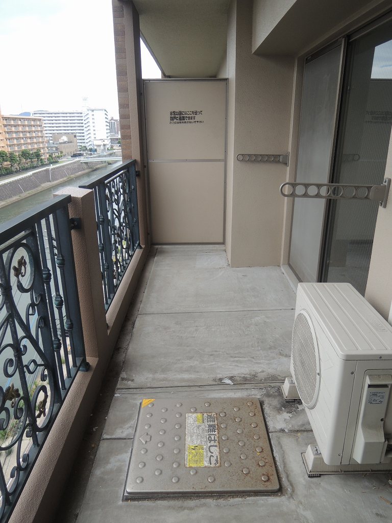 バルコニー　別階層5号室参考写真。