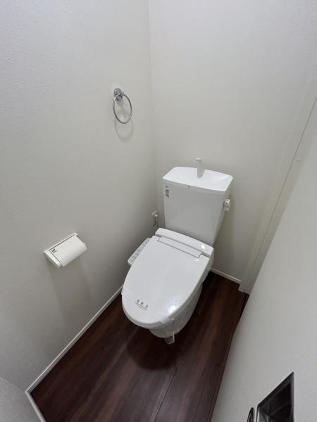 トイレ　ウォシュレット完備