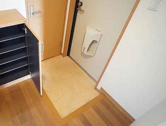玄関　※別部屋参考写真※