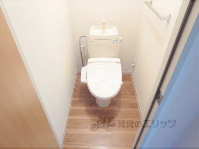 ＪＲ東海道本線 彦根駅 徒歩17分 2階建 築31年のトイレ写真