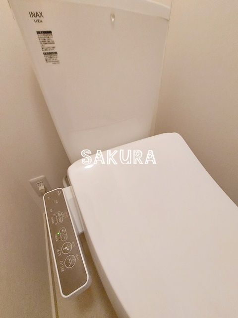 トイレ　落ち着いた色調のトイレです♪