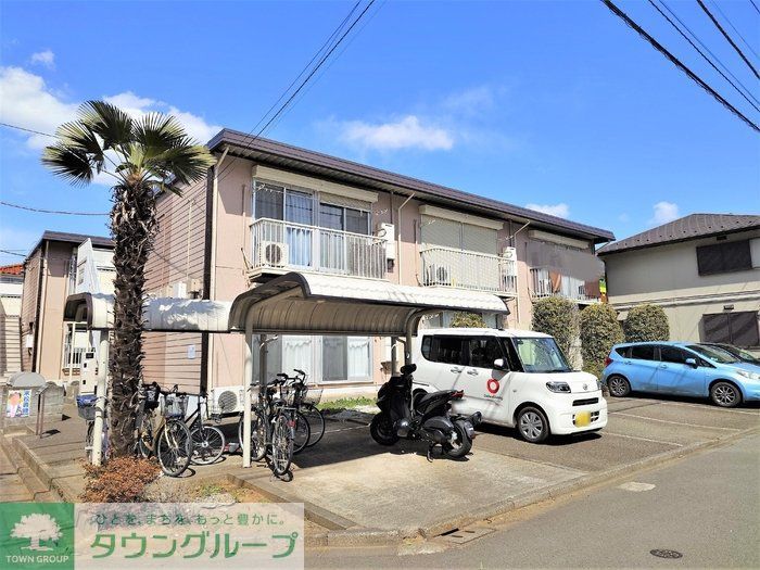 建物外観　駐車場