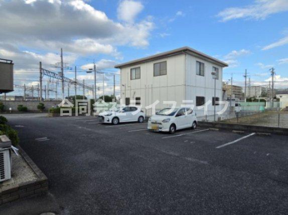 駐車場　駐車場に車を止められます
