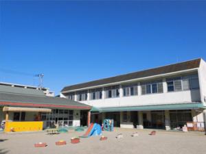 幼稚園・保育園　五位堂保育所（幼稚園・保育園）まで474m