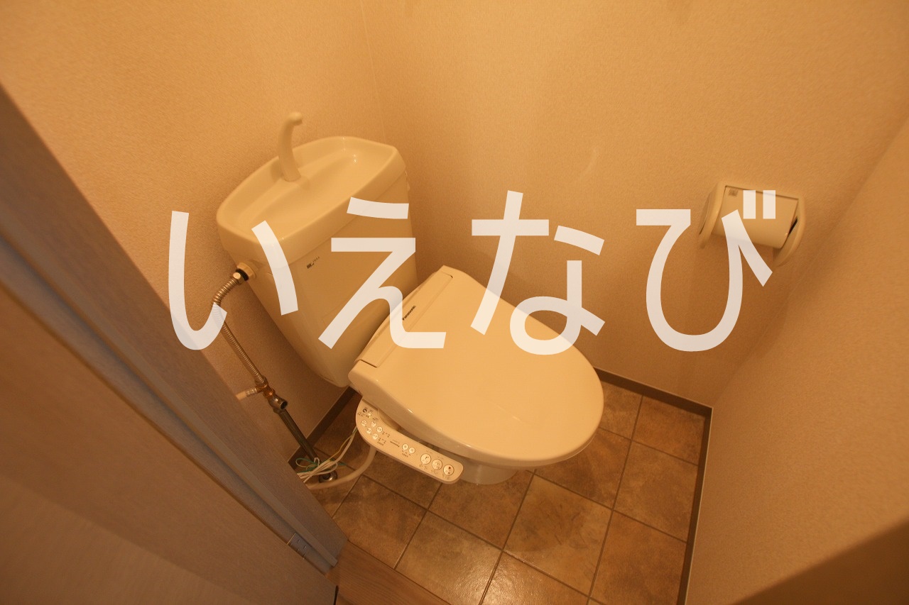 ＪＲ山陽本線 庭瀬駅 徒歩18分 3階建 築28年のトイレ写真