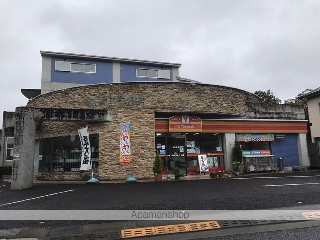 コンビニ　デイリーヤマザキ（コンビニ）まで305m