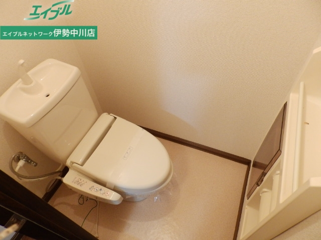トイレ　ウォシュレット付きのトイレ