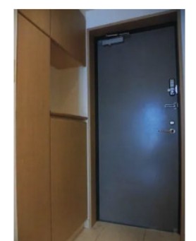 玄関　収納もある玄関です