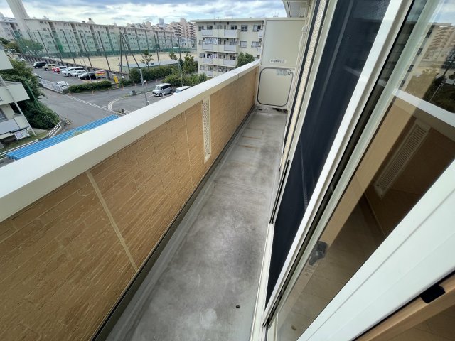 バルコニー　陽当たり良好なバルコニーです