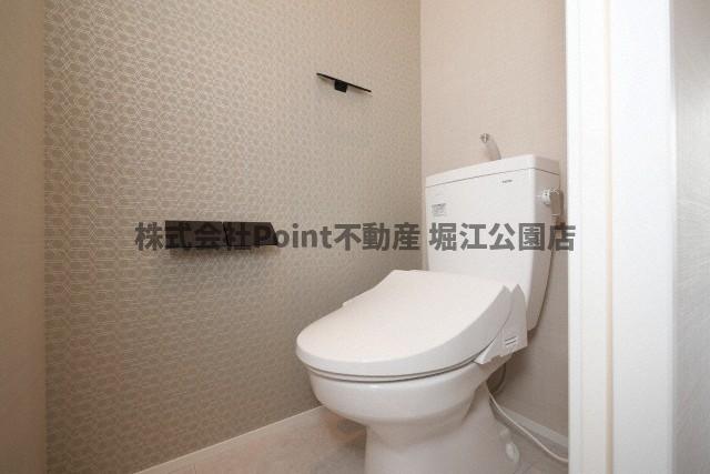 地下鉄御堂筋線 大国町駅 徒歩6分 12階建 築3年のトイレ写真