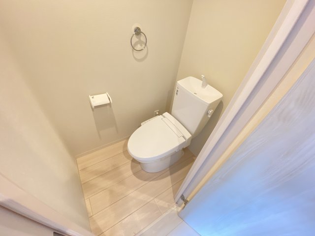June Six おおたかの森のトイレ写真