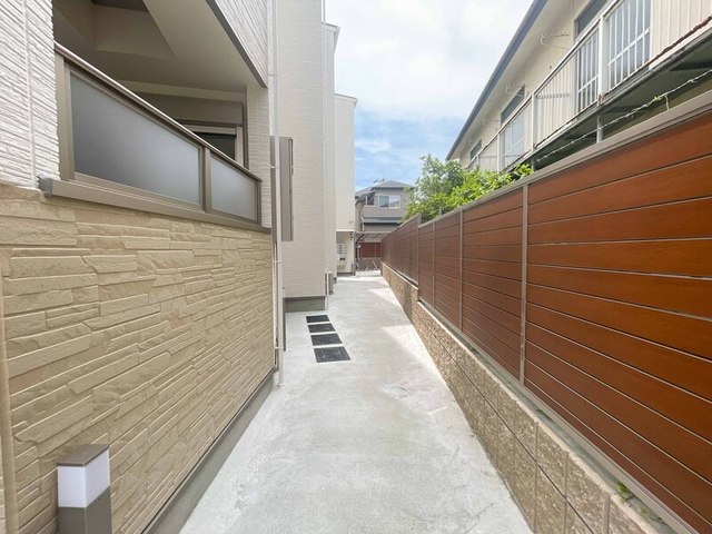 近鉄けいはんな線 荒本駅 徒歩11分 3階建 築4年の外観写真