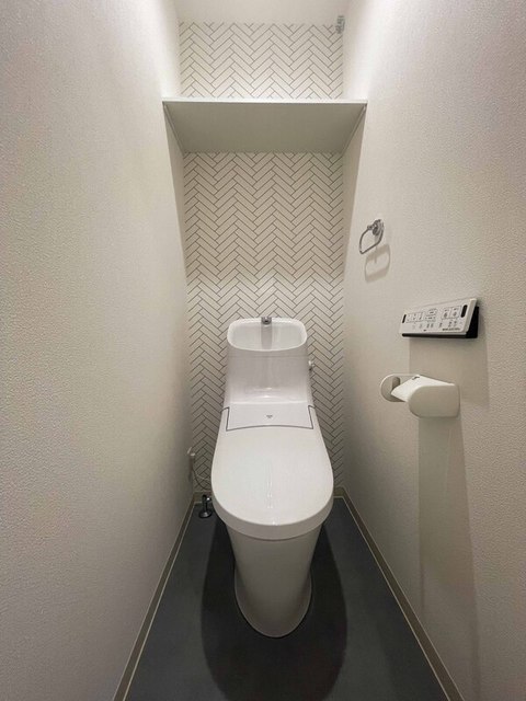 近鉄けいはんな線 荒本駅 徒歩11分 3階建 築4年のトイレ写真