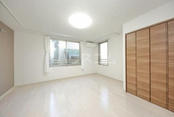 NTPRレジデンス武蔵小山WESTの居間写真