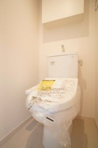 トイレ　別部屋参考写真となります