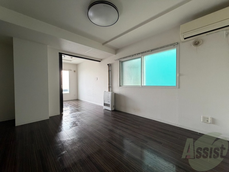 居室・リビング　広くてキレイなお部屋が広がっていて、充実した生活が送れそう。