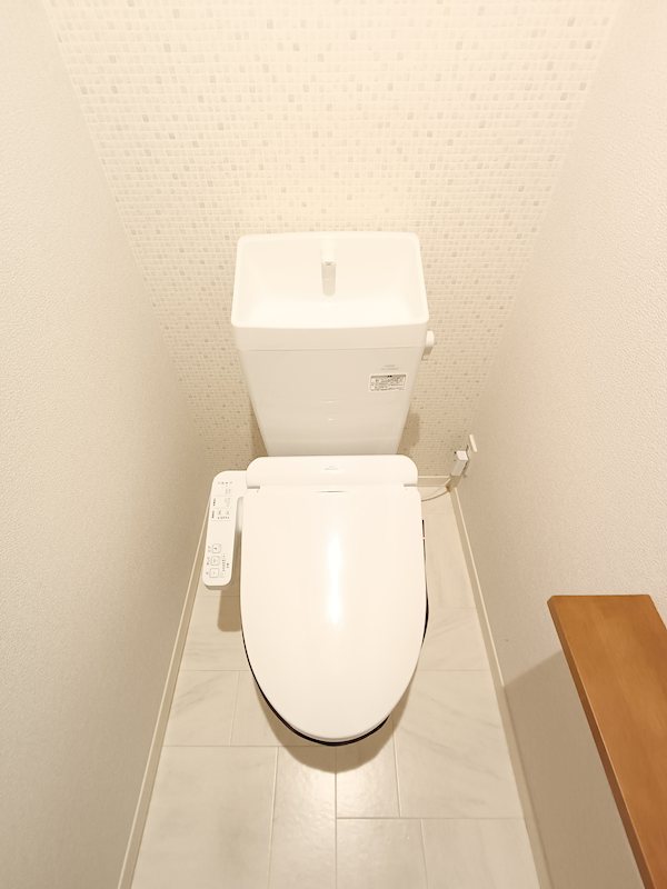 トイレ　※同タイプ別居室のお写真です。