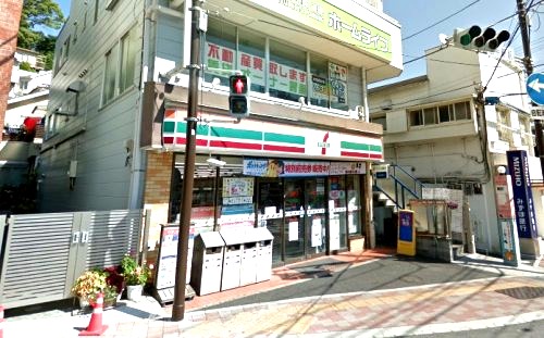 コンビニ　セブンイレブン（コンビニ）まで400m