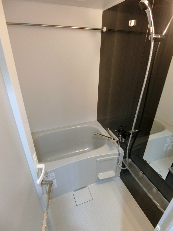 バス・シャワールーム　ゆとりあるバスルームはトイレと別にしました！！