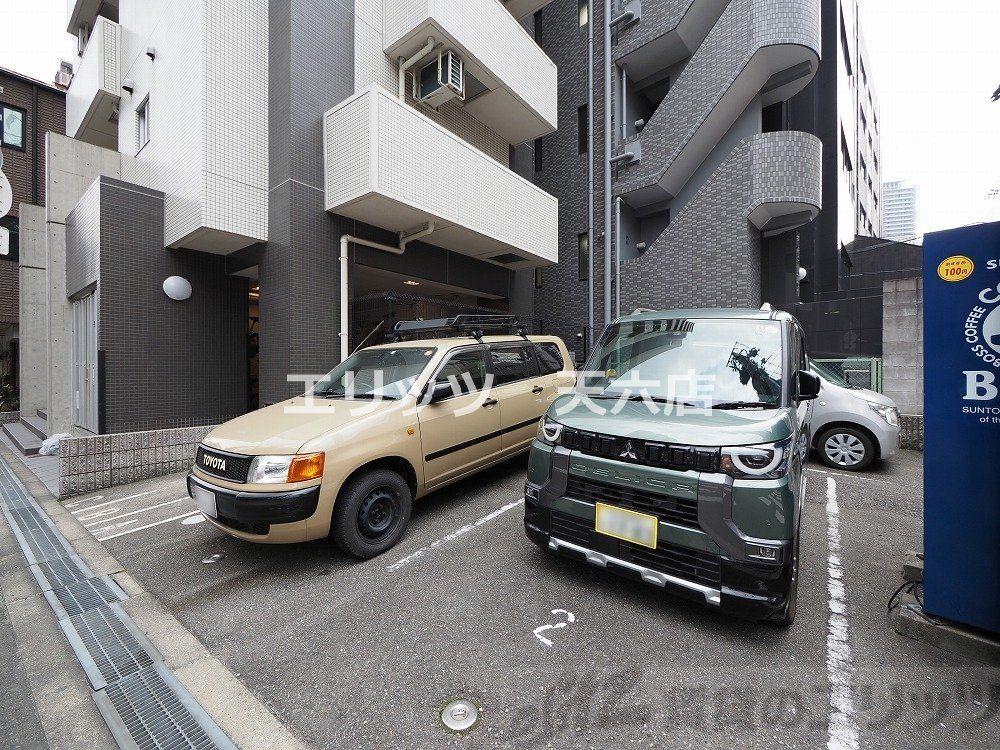 駐車場　駐車場