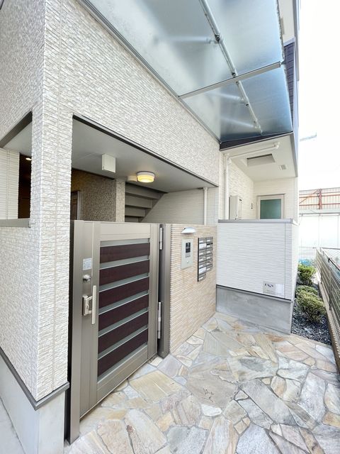 ＪＲ阪和線 鳳駅 徒歩8分 3階建 築10年の外観写真