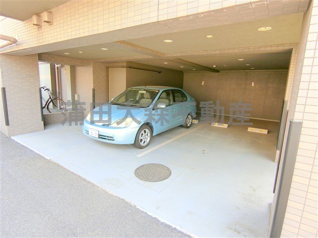 駐車場　敷地内駐車場