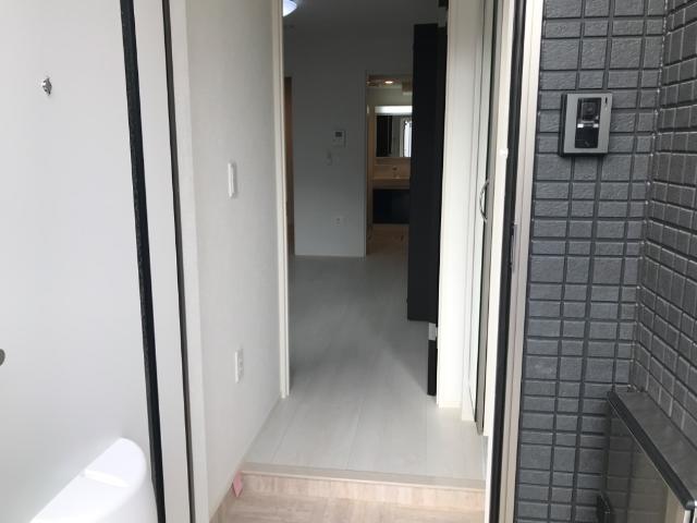 田原本町三笠アパート新築工事の玄関写真