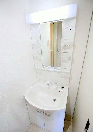 洗面設備　忙しい朝に嬉しいシャンプードレッサー完備♪