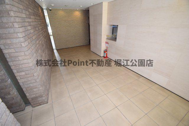 地下鉄御堂筋線 心斎橋駅 徒歩7分 11階建 築24年の外観写真