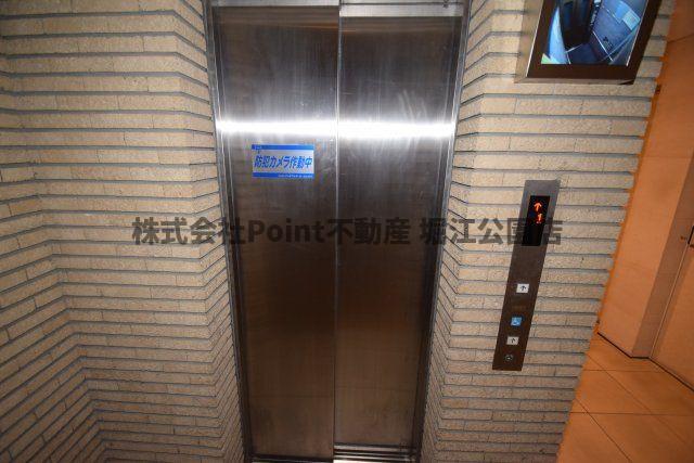 地下鉄御堂筋線 心斎橋駅 徒歩7分 11階建 築24年の玄関写真